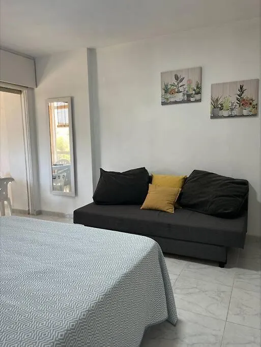 アパート Apartamento Brisas Mediterraneas ベナルマデナ スペイン
