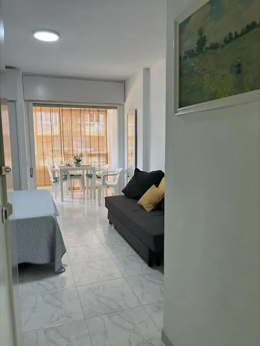アパート Apartamento Brisas Mediterraneas ベナルマデナ