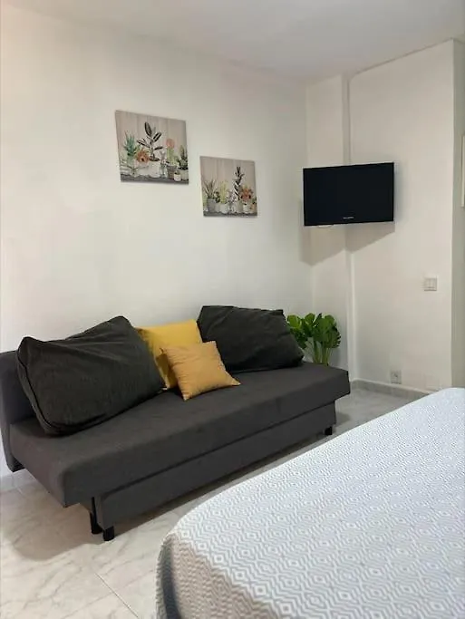 Apartamento Brisas Mediterraneas ベナルマデナ アパート
